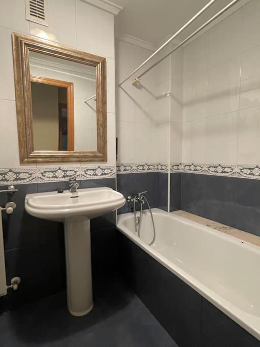 Apartamento Confort En Casco Antiguo, Luminoso, Wifi Oviedo